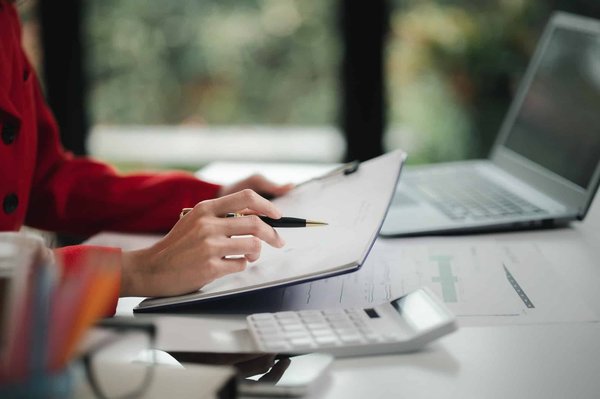 Agences de traduction à Marseille : comment répondent-t-elles aux besoins des entreprises locales ?