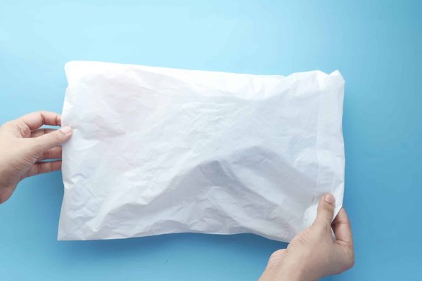 Quels sont les avantages des enveloppes plastiques colis ?