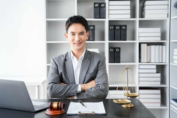 Guide essentiel : le rôle crucial de l'avocat en droit prud'homal